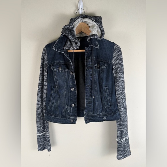 Free People Denim Jacket Blue Knit Sleeve Hooded Distressed Jean Women's XS - Picture 2 of 13